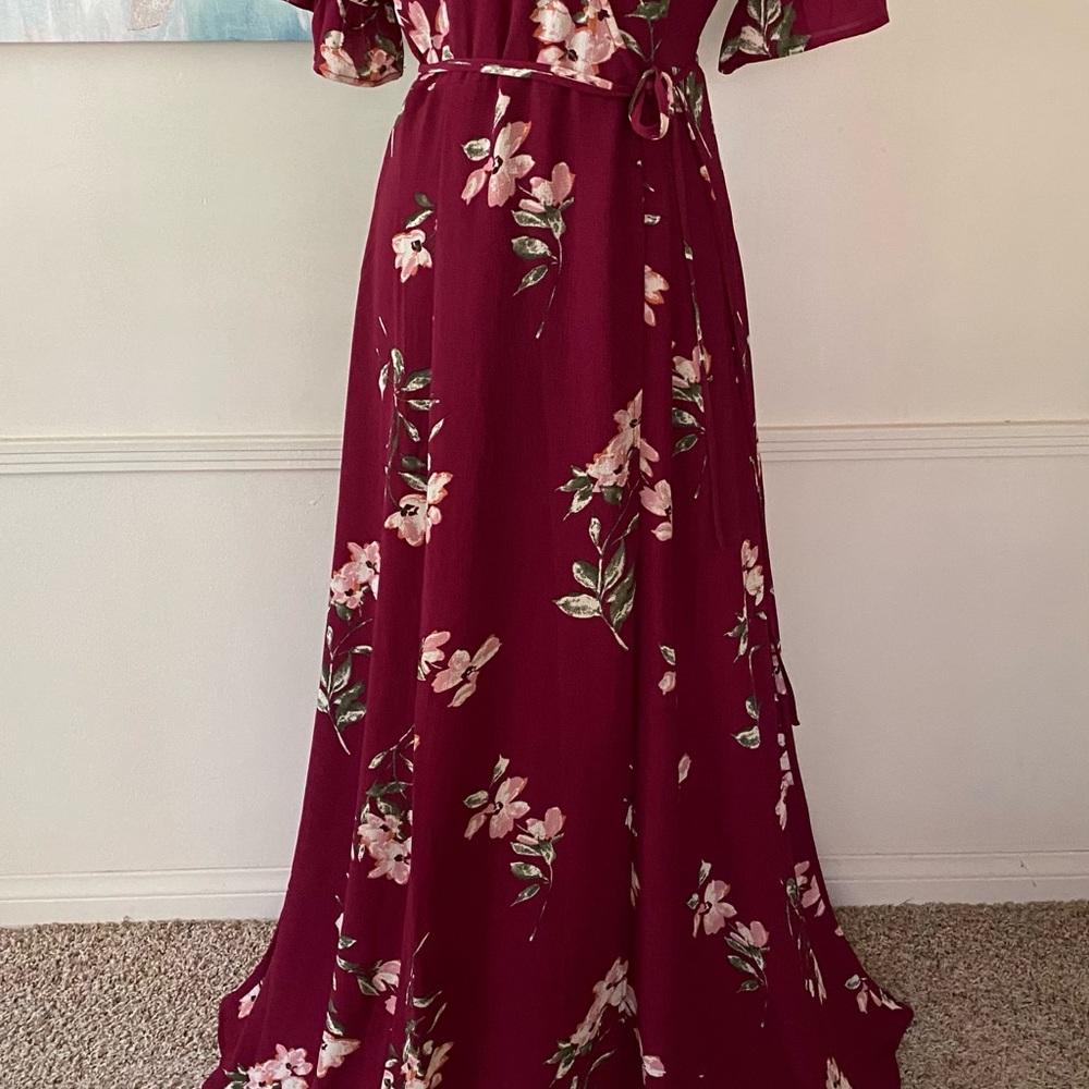 LULUS BURGUNDY FLORAL WRAP MAXI DRESS SIZE SMALL 🌟EUC🌟 - Picture 2 of 16